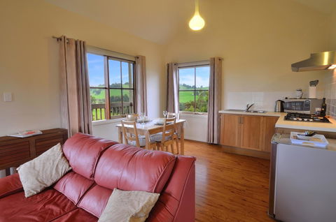 Balingup Highview Chalets - Tweed Heads Accommodation 4