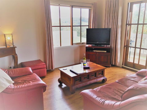 Balingup Highview Chalets - Tweed Heads Accommodation 7