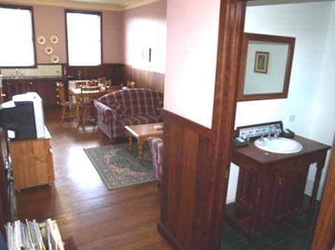 Pemberton Old Picture Theatre Holiday Apartments - Tweed Heads Accommodation 9