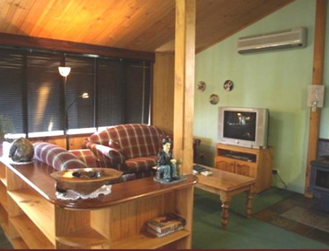Pemberton Old Picture Theatre Holiday Apartments - Tweed Heads Accommodation 15
