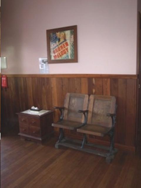 Pemberton Old Picture Theatre Holiday Apartments - Tweed Heads Accommodation 39