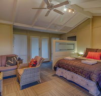 Windfall Estate Vineyard Cottage - Tweed Heads Accommodation
