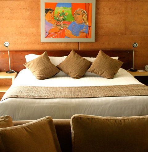 The Pemberton Hotel - Tweed Heads Accommodation 1