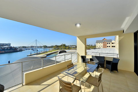 Dolphin Quay Apartments - Tweed Heads Accommodation 9
