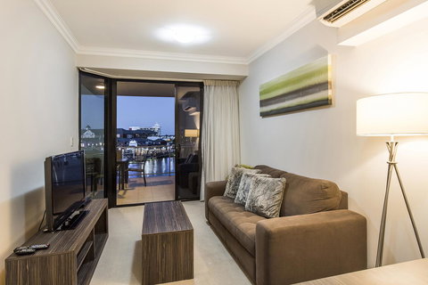 Dolphin Quay Apartments - Tweed Heads Accommodation 20