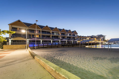 Dolphin Quay Apartments - Tweed Heads Accommodation 0