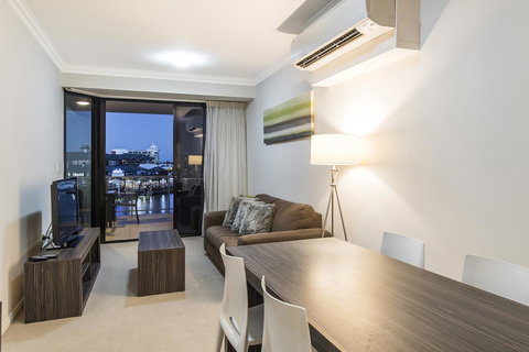 Dolphin Quay Apartments - Tweed Heads Accommodation 19