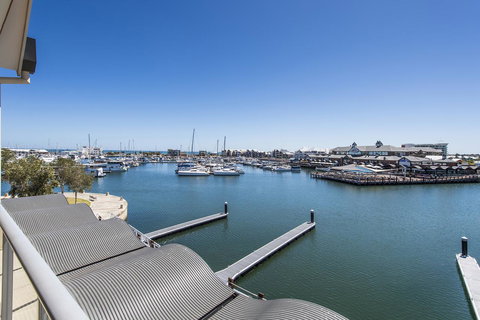 Dolphin Quay Apartments - Tweed Heads Accommodation 16