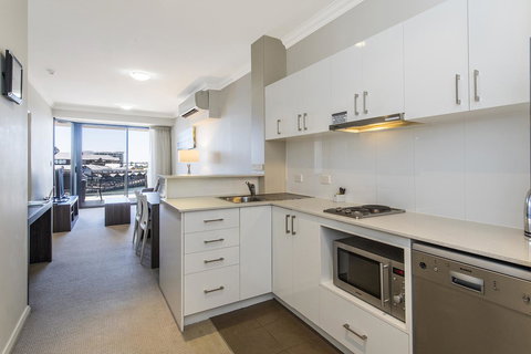 Dolphin Quay Apartments - Tweed Heads Accommodation 35