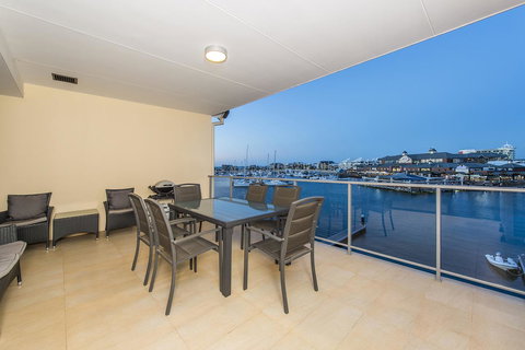 Dolphin Quay Apartments - Tweed Heads Accommodation 21