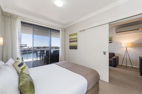 Dolphin Quay Apartments - Tweed Heads Accommodation 28