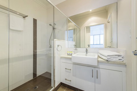 Dolphin Quay Apartments - Tweed Heads Accommodation 40