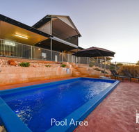 3 Kestrel Place - PRIVATE JETTY  POOL - Tweed Heads Accommodation