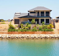 27 Corella Court - Exquisite Marina Home With a Pool and Wi-Fi - Tweed Heads Accommodation