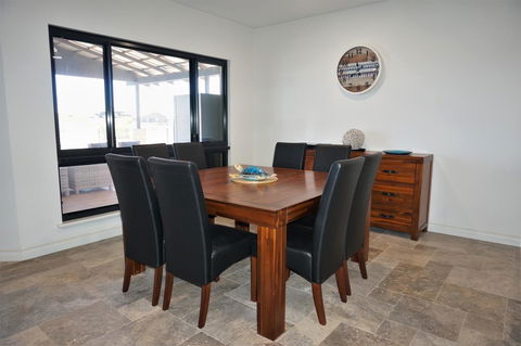 27 Corella Court - Tweed Heads Accommodation 5