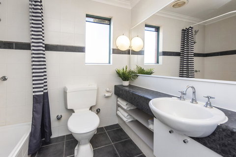 Subiaco Village - 34 - Tweed Heads Accommodation 10