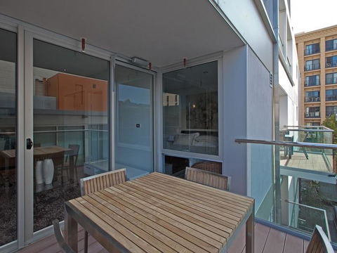 Astra Apartments Perth - Zenith - Tweed Heads Accommodation 3