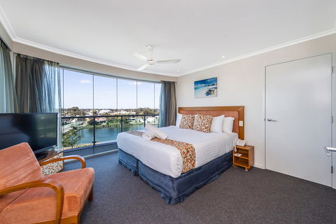 A 406 FANTASTIC OCEAN BEACH And MARINA VIEW APT - MANDURAH - Tweed Heads Accommodation 12