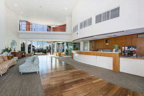 A 406 FANTASTIC OCEAN BEACH And MARINA VIEW APT - MANDURAH - Tweed Heads Accommodation 6