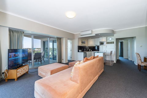 A 406 FANTASTIC OCEAN BEACH And MARINA VIEW APT - MANDURAH - Tweed Heads Accommodation 22