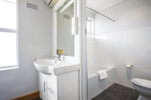 Nightcap At Carlyle Hotel - Tweed Heads Accommodation 4