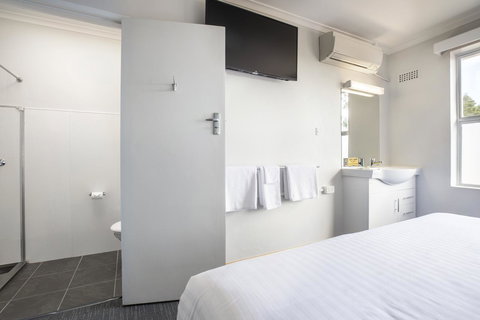 Nightcap At Carlyle Hotel - Tweed Heads Accommodation 2