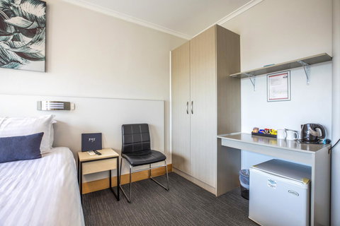 Nightcap At Carlyle Hotel - Tweed Heads Accommodation 1