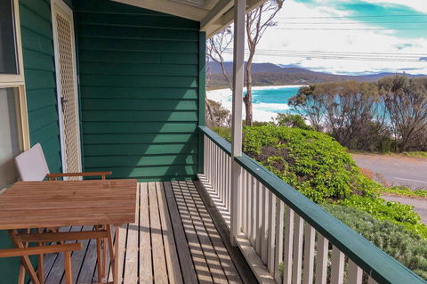 BINALONG BEACH COTTAGE Beachfront At Bay Of Fires Next To Restaurant - Tweed Heads Accommodation 14
