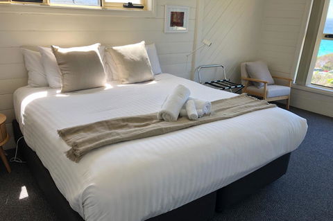 BINALONG BEACH COTTAGE Beachfront At Bay Of Fires Next To Restaurant - Tweed Heads Accommodation 6