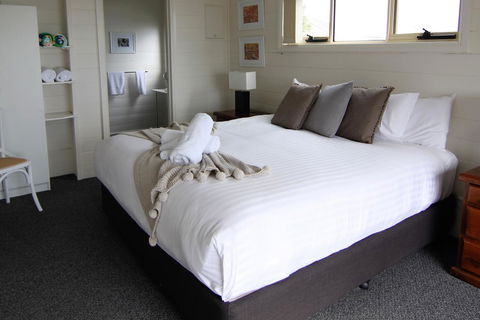 BINALONG BEACH COTTAGE Beachfront At Bay Of Fires Next To Restaurant - Tweed Heads Accommodation 15