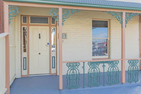4 Bedroom House - Hobart CBD - Free Parking - Free WIFI - Tweed Heads Accommodation 25