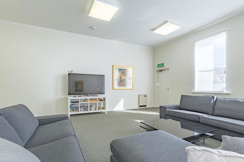 4 Bedroom House - Hobart CBD - Free Parking - Free WIFI - Tweed Heads Accommodation 20