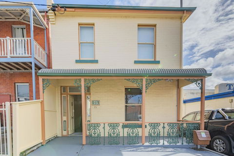 4 Bedroom House - Hobart CBD - Free Parking - Free WIFI - Tweed Heads Accommodation 14
