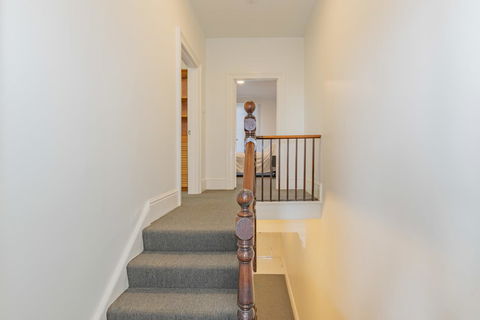 4 Bedroom House - Hobart CBD - Free Parking - Free WIFI - Tweed Heads Accommodation 19