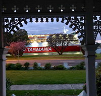 Riverbank villa - 4 bedroom house villa - Tweed Heads Accommodation