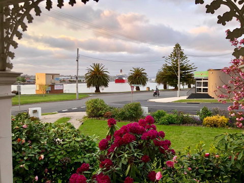 Riverbank Villa - Tweed Heads Accommodation 6