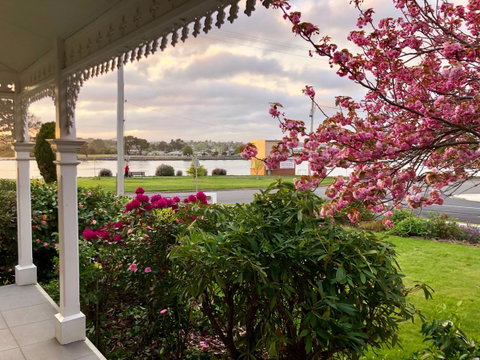Riverbank Villa - Tweed Heads Accommodation 9