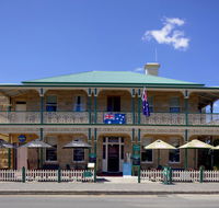The Richmond Arms Hotel - Tweed Heads Accommodation