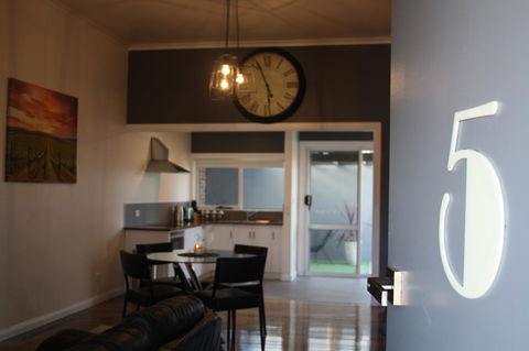 Apartment 5ive - Tweed Heads Accommodation 9