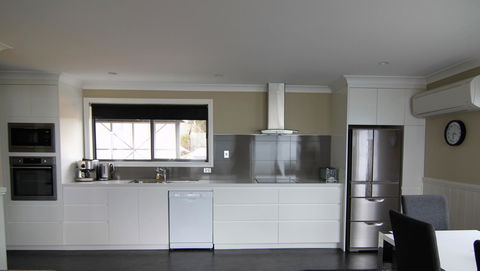 SEA EAGLE COTTAGE Amazing Views Of Bay Of Fires - Tweed Heads Accommodation 7
