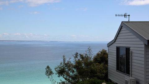 SEA EAGLE COTTAGE Amazing Views Of Bay Of Fires - Tweed Heads Accommodation 15
