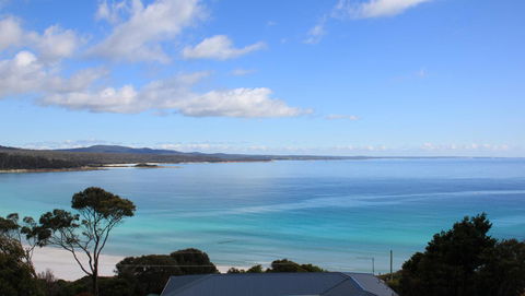 SEA EAGLE COTTAGE Amazing Views Of Bay Of Fires - Tweed Heads Accommodation 26