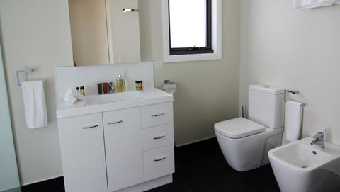 SEA EAGLE COTTAGE Amazing Views Of Bay Of Fires - Tweed Heads Accommodation 28