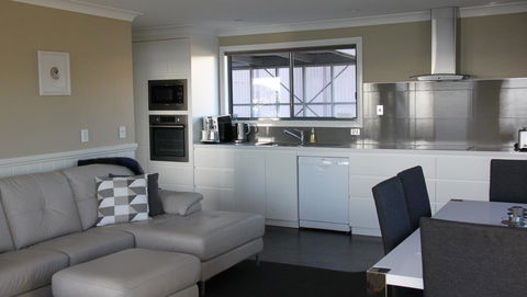 SEA EAGLE COTTAGE Amazing Views Of Bay Of Fires - Tweed Heads Accommodation 23