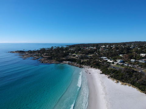SEA EAGLE COTTAGE Amazing Views Of Bay Of Fires - Tweed Heads Accommodation 13