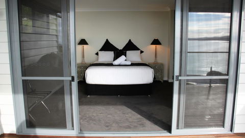 SEA EAGLE COTTAGE Amazing Views Of Bay Of Fires - Tweed Heads Accommodation 8