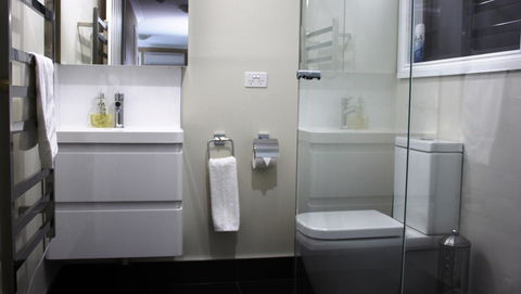 SEA EAGLE COTTAGE Amazing Views Of Bay Of Fires - Tweed Heads Accommodation 9