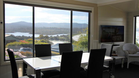 SEA EAGLE COTTAGE Amazing Views Of Bay Of Fires - Tweed Heads Accommodation 24