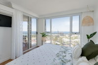 NEW Beautiful 1 Bedroom Beach Views Broadbeach