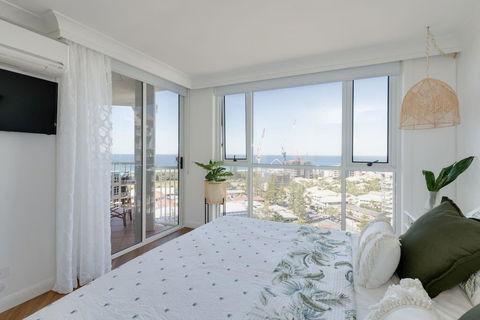 NEW Beautiful 1 Bedroom Beach Views Broadbeach - Tweed Heads Accommodation 0